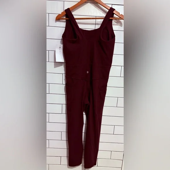 New $129 Athleta Salutation 7/8 Bodysuit Spiced Cabernet Red L - Picture 7 of 9